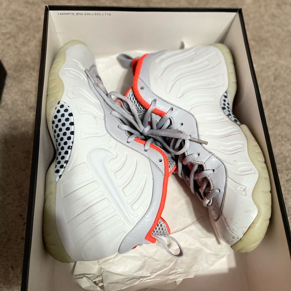 Nike Foamposite Pro (6.5 kids) (converted to 8.5 Womens)